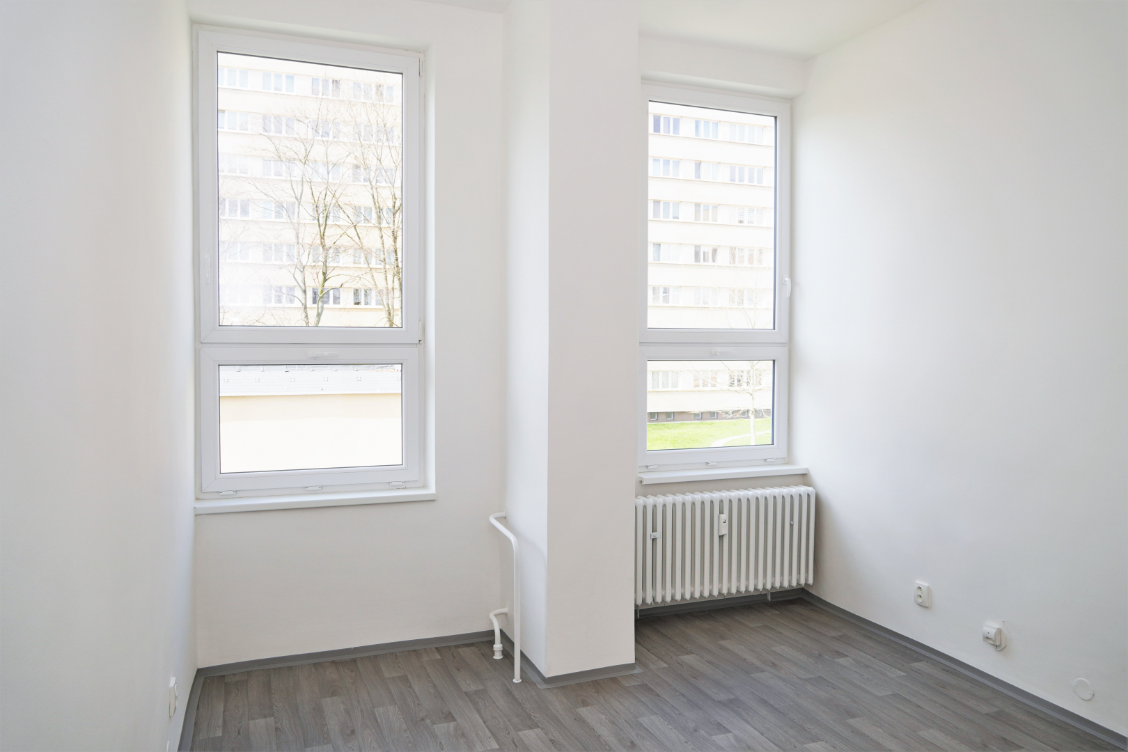 Na Jízdárně 2895/18 - kancelář - 15,94 m²