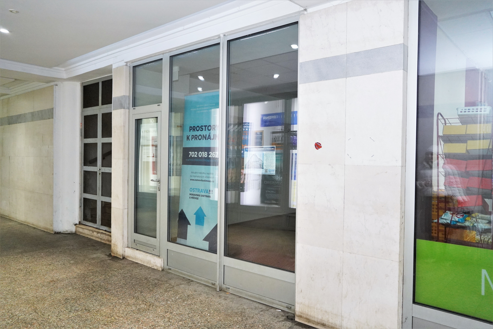 Nádražní 1265/24, prodejna - 21,75  m²