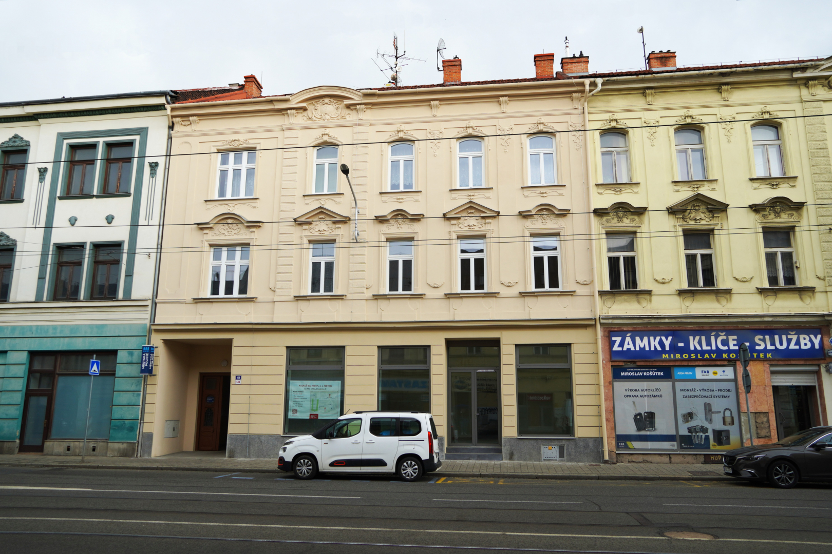 Nádražní 544/168 - prodejna - 83,85 m²