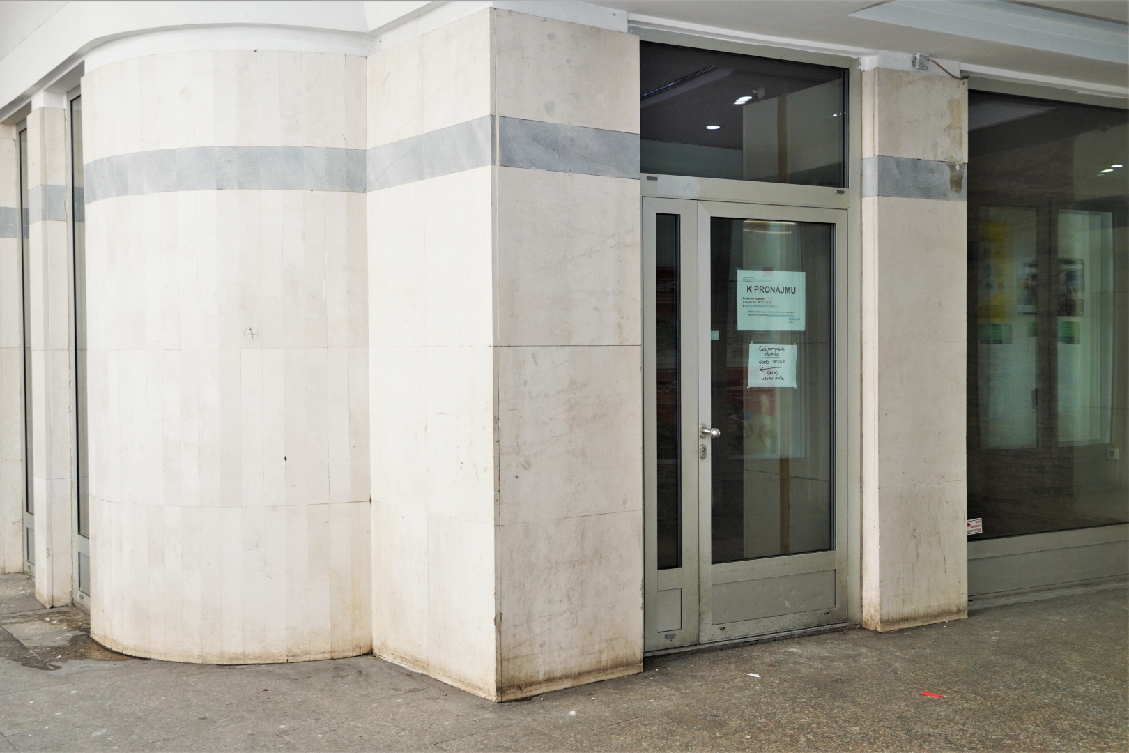 Nádražní 1265/24 - prodejna - 89,60 m²