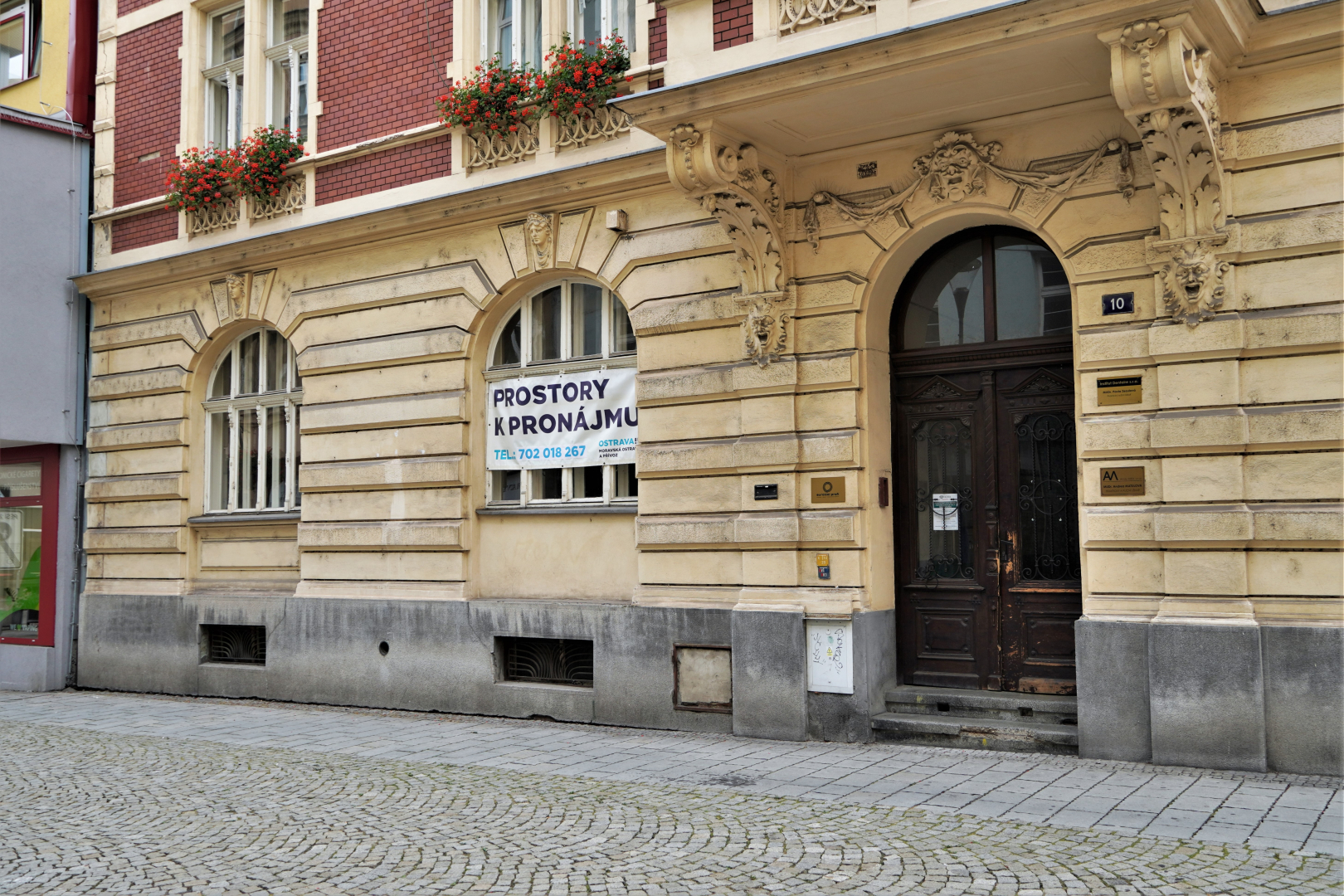 Poštovní 1118/10, jednotka 1118/901 - prodejna - 103,35 m²