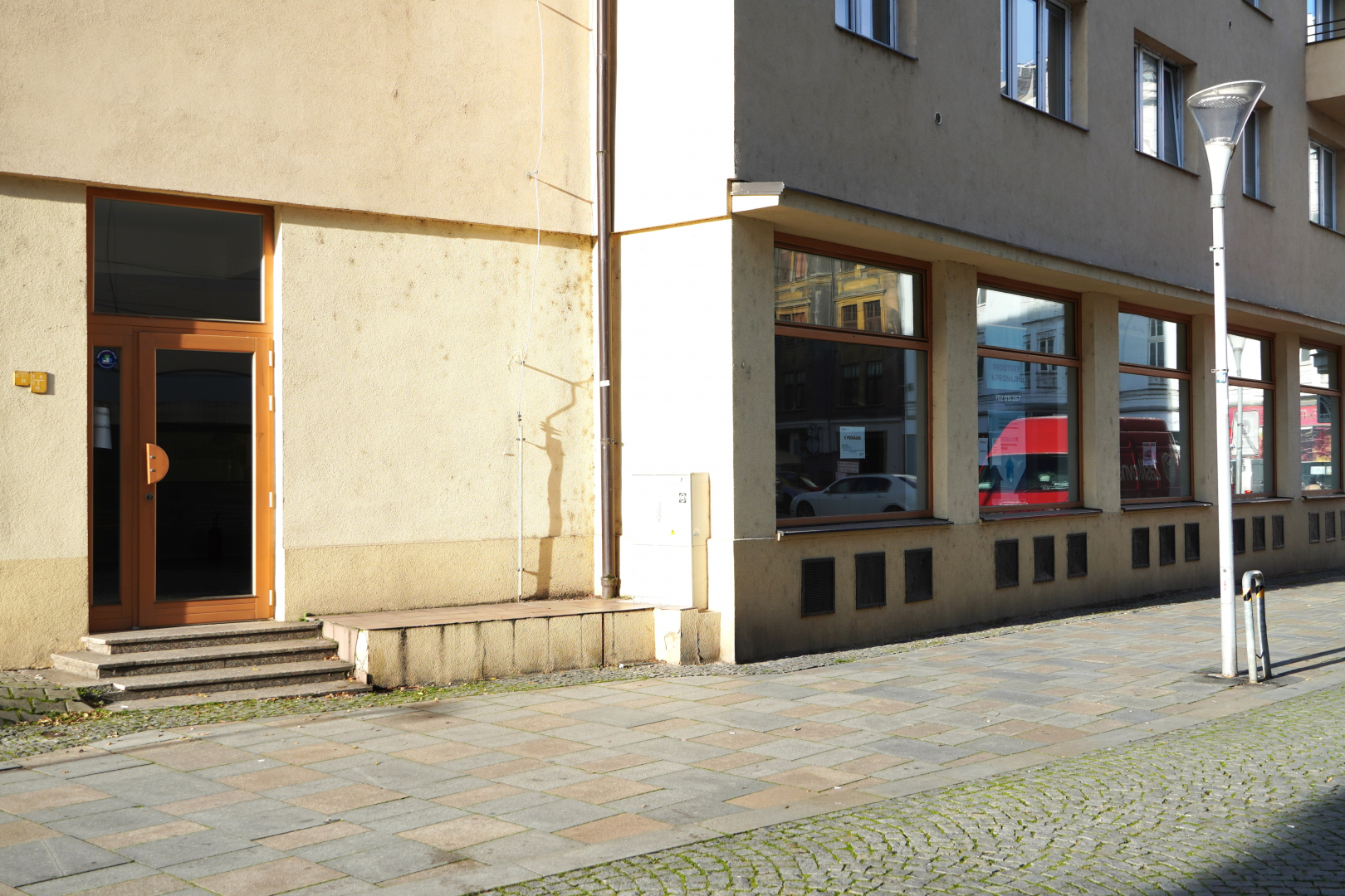 Solná 2576/3. j.č. 2576/901 - prodejna, šicí dílna - 164,08 m²