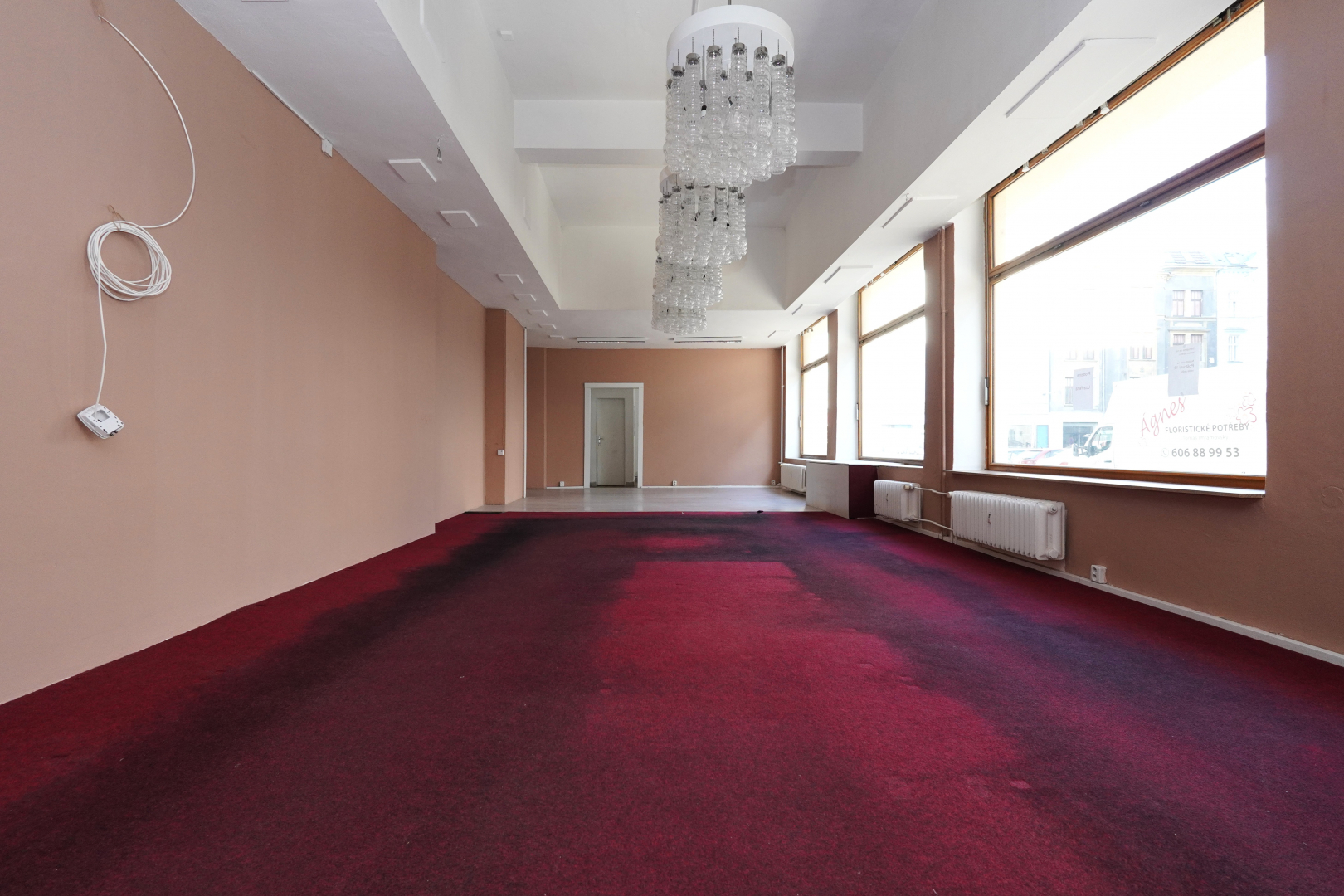 Solná 2576/3. j.č. 2576/901 - prodejna, šicí dílna - 164,08 m²