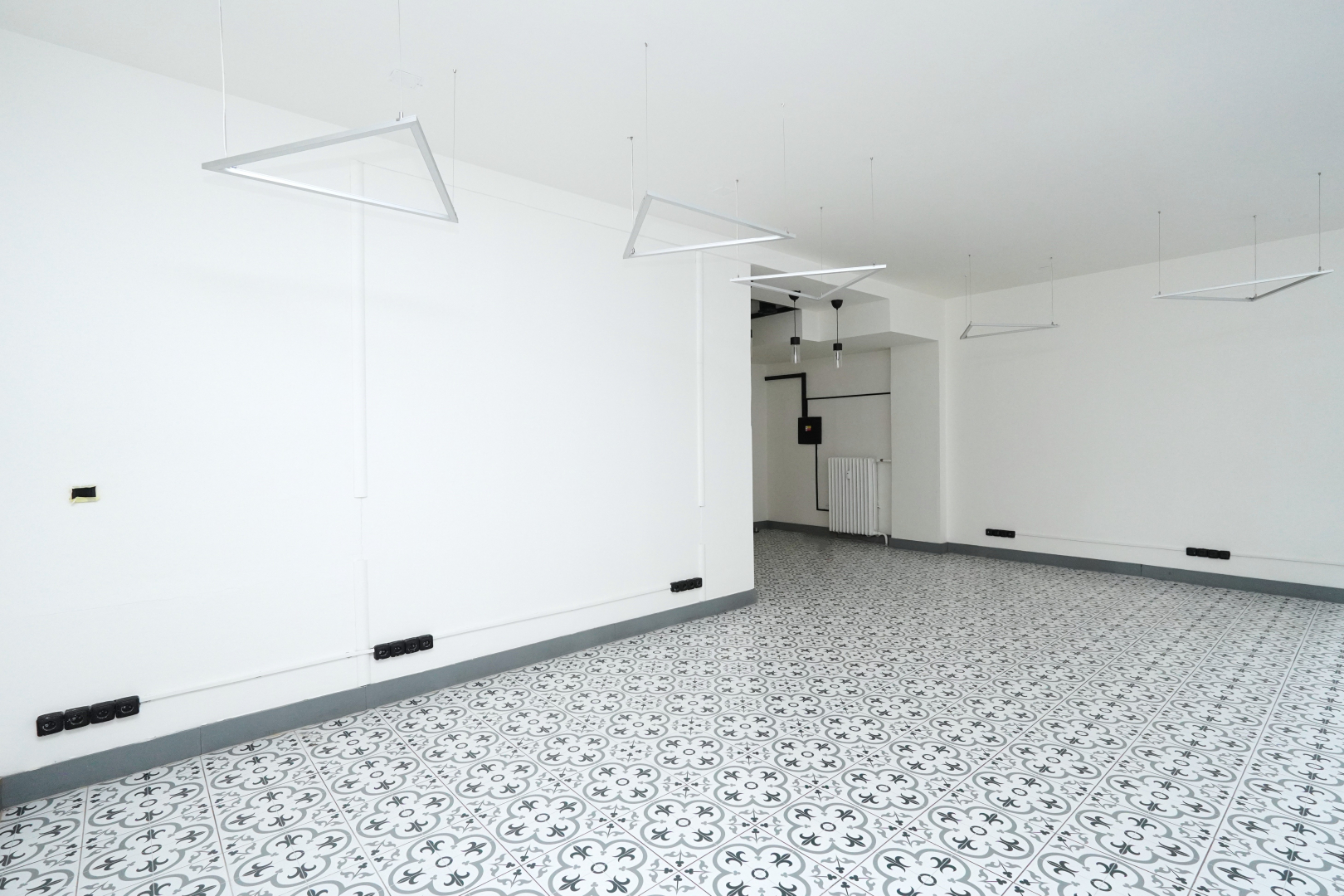 Na Hradbách 1922/15, jednotka č. 1922/901 - kadeřnický salon, prodejna - 77,13 m²
