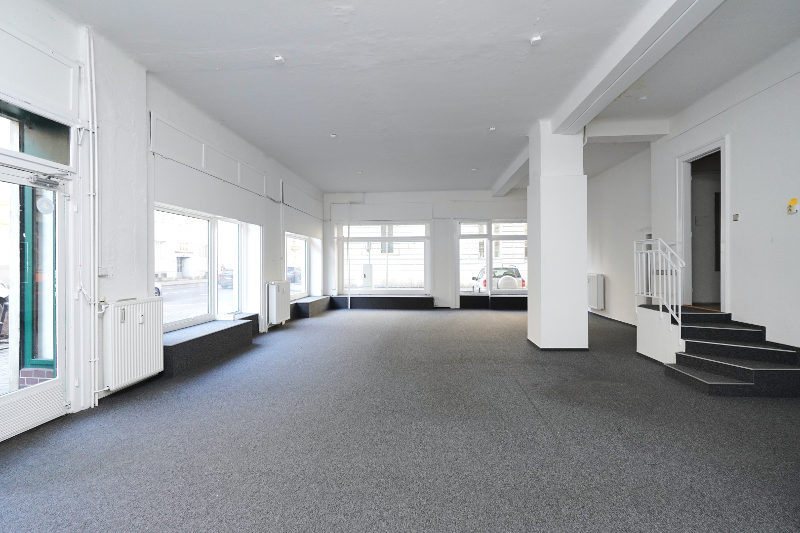 Českobratrská 1888/14, jednotka č. 1888/902 - prodejna - 197 m²