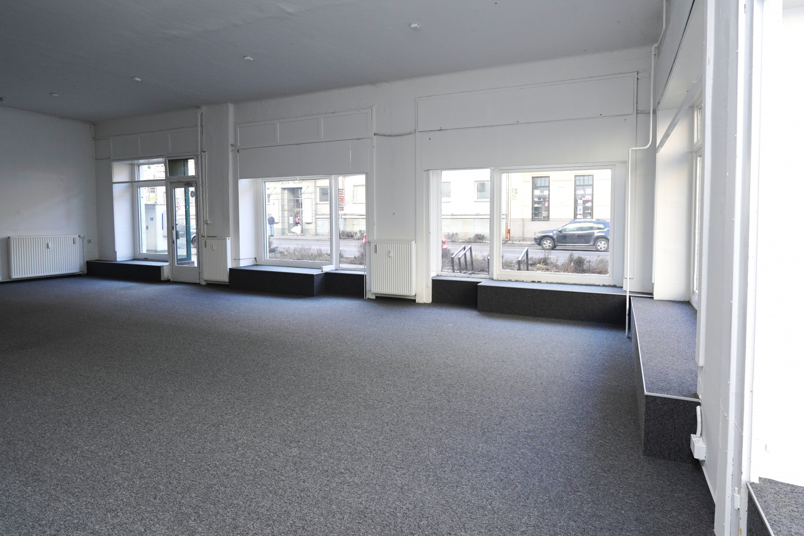 Českobratrská 1888/14, jednotka č. 1888/902 - prodejna - 197 m²