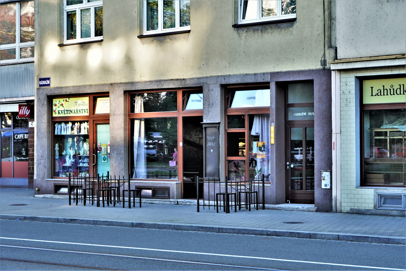 Nádražní 112/50, jednotka č. 112/902 - prodejna květin - 35,38 m²