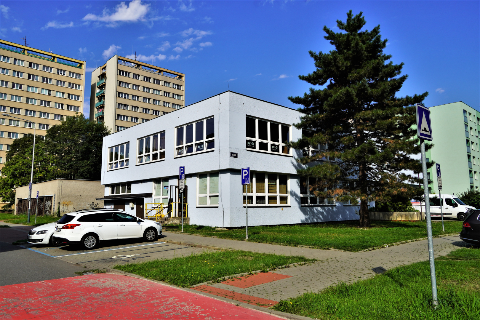 Na Jízdárně 2895/18 - kancelář - 16 m²