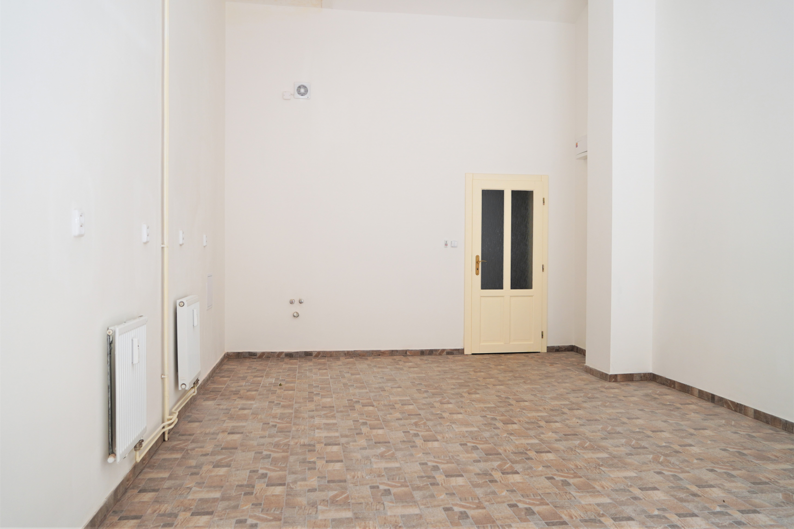 U Tiskárny 539/2 - tetovací studio - 49,32 m²
